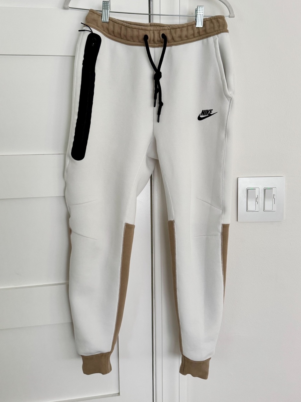 Nike Tech Jogger -   Men Small